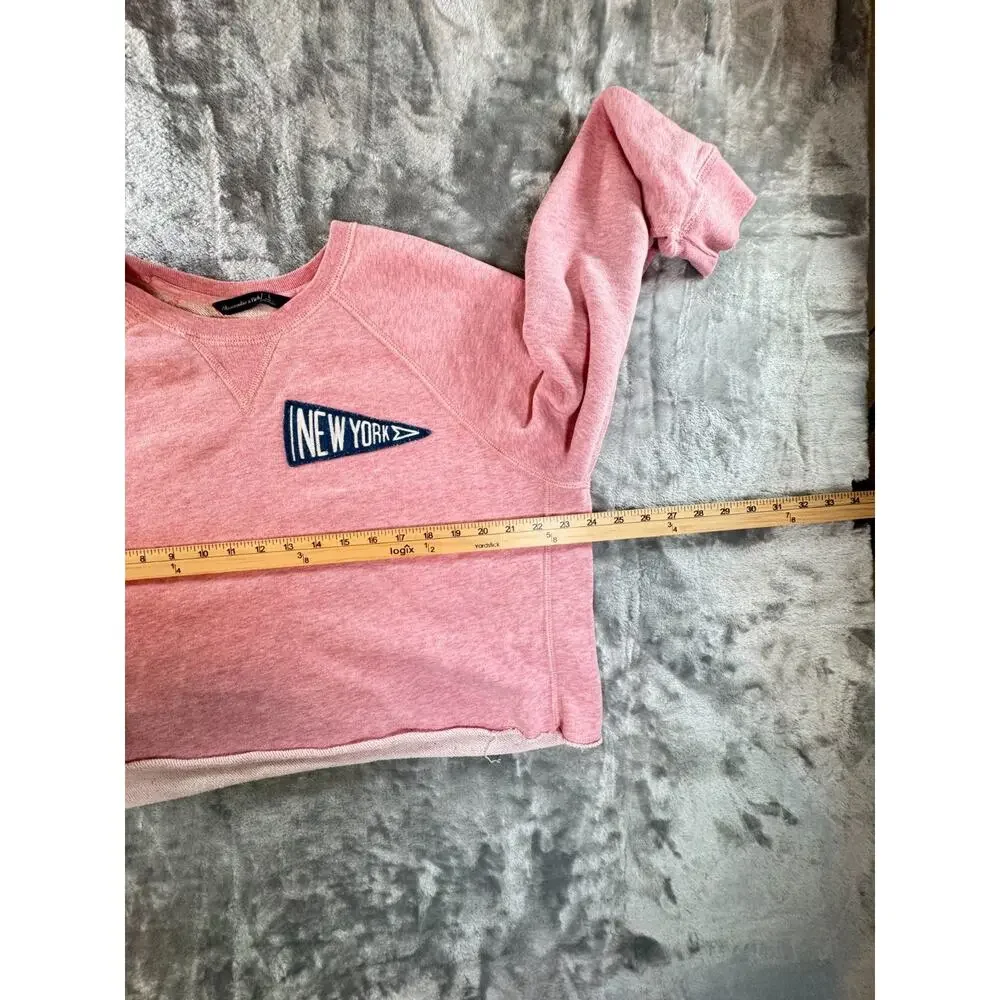 Abercrombie & Fitch Sweatshirt Womens Large Pink Cropped New York Patch Pullover